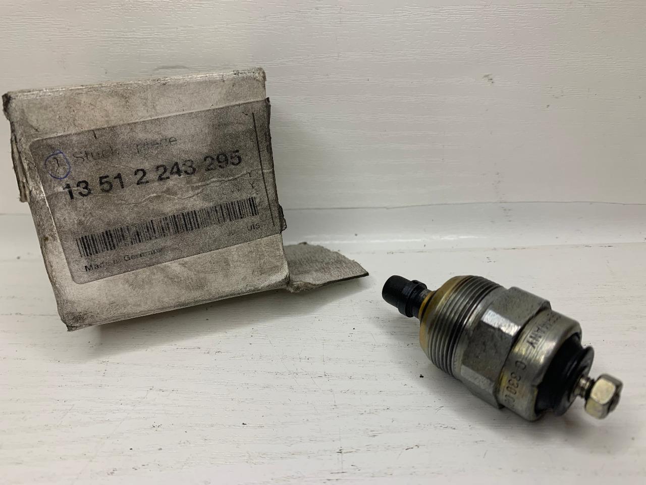 Interupteur magnetique BMW E30/36/28/34/38/39 LesAnciennes.com