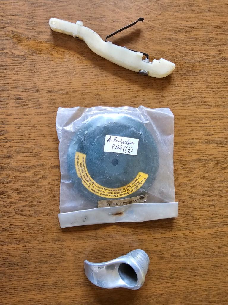 Lot de pièces CITROEN DS LesAnciennes.com