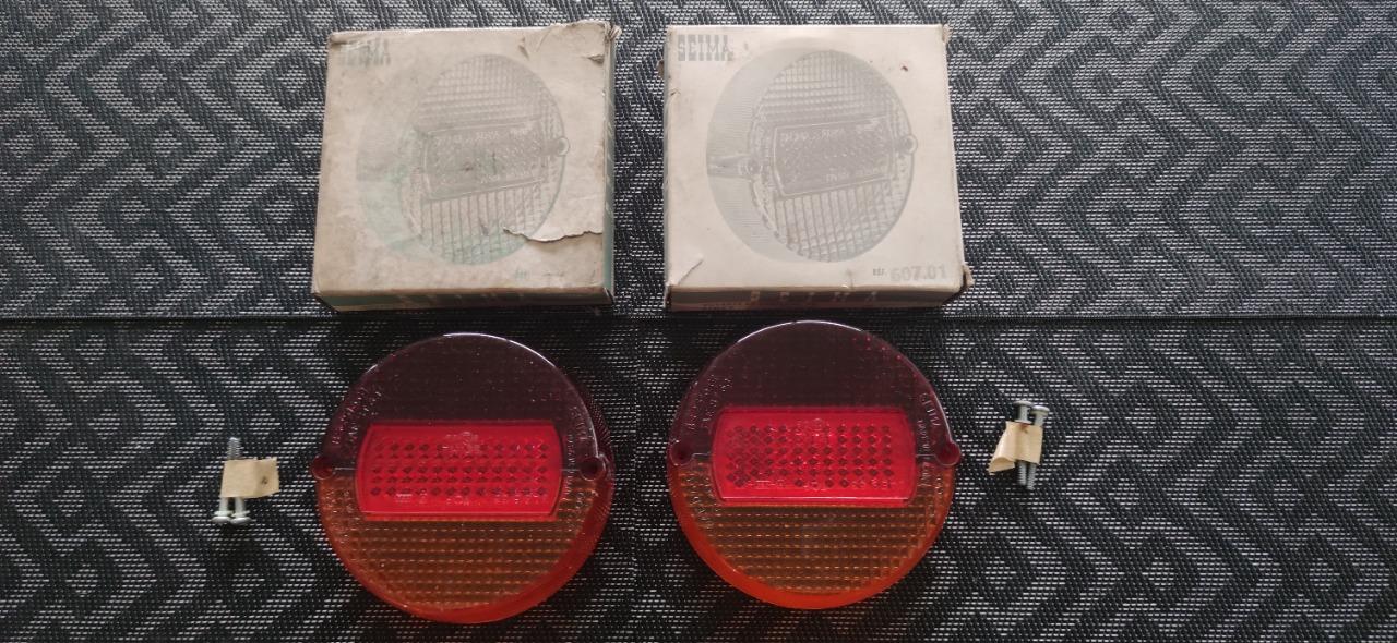 Cabochons de feux arrières SIMCA 1300 1500 LesAnciennes.com