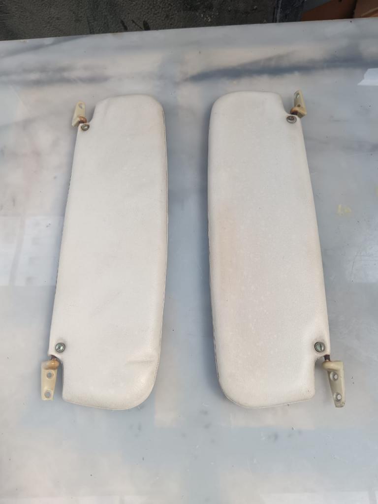 Pare-soleil pour Ferrari Dino 208 GT4 et 308 GT4 LesAnciennes.com
