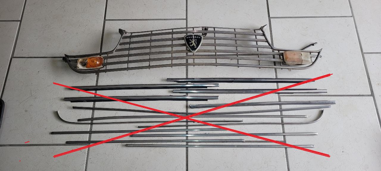 Lot de pièces PEUGEOT 204 LesAnciennes.com