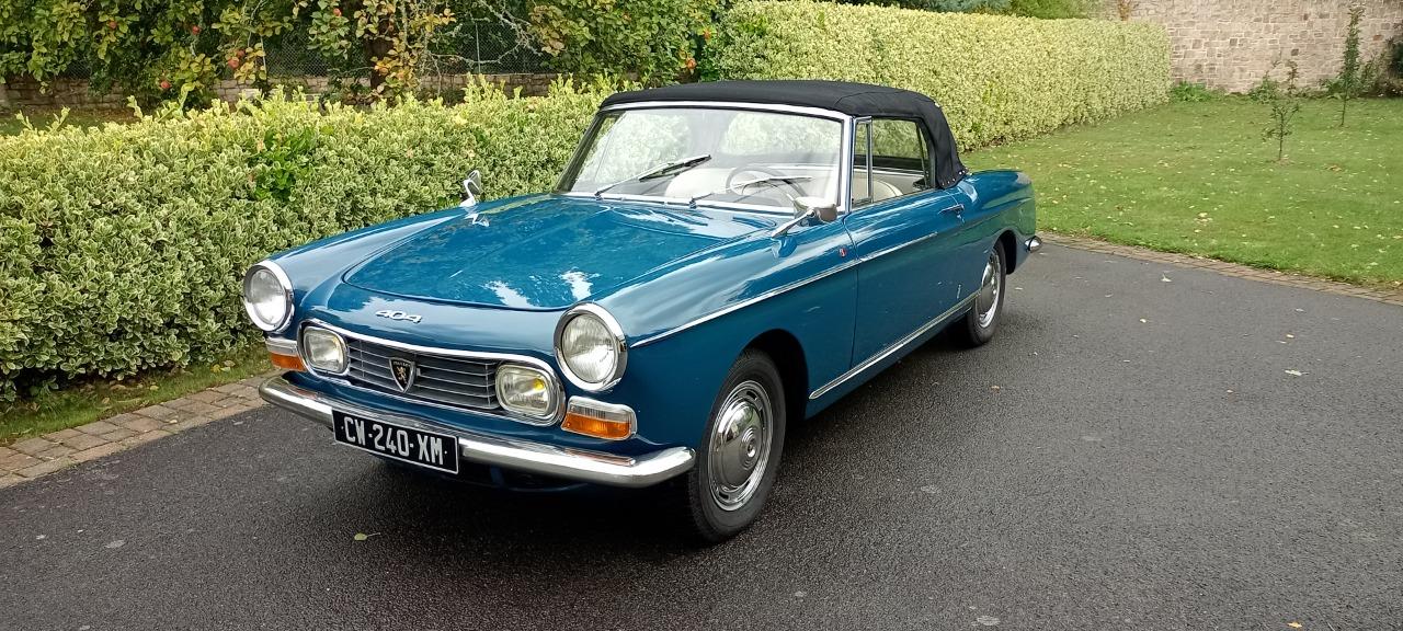 PEUGEOT 404 CABRIOLET - 1968 LesAnciennes.com