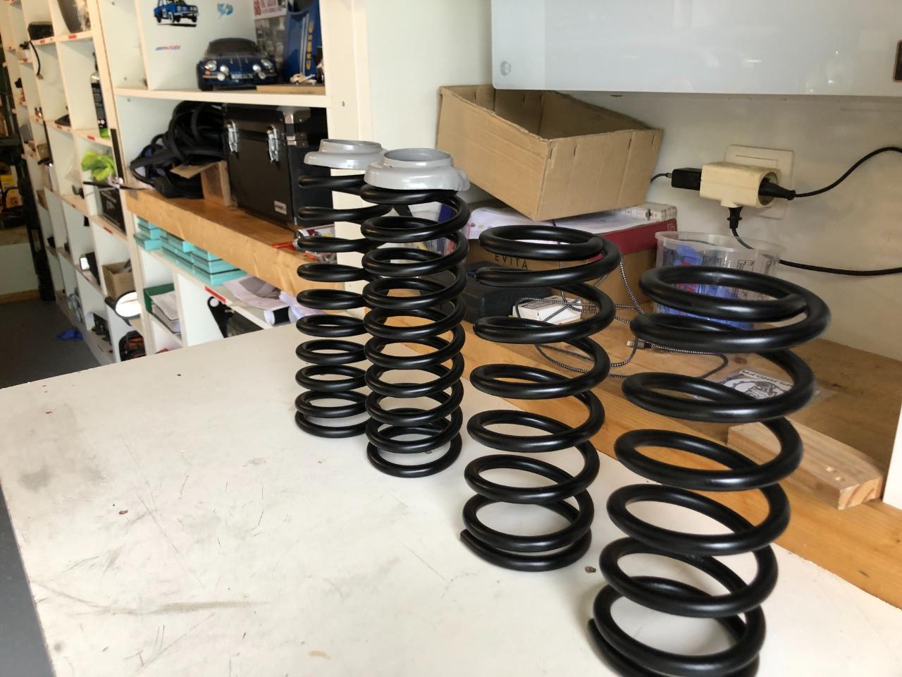 Pièces RENAULT 8 (R8) LesAnciennes.com