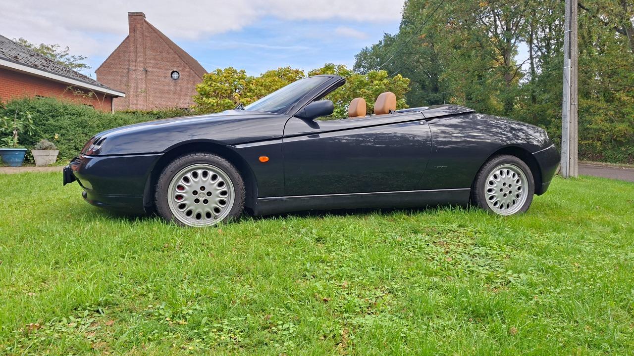 ALFA ROMEO GTV6 Spider - 2002 LesAnciennes.com