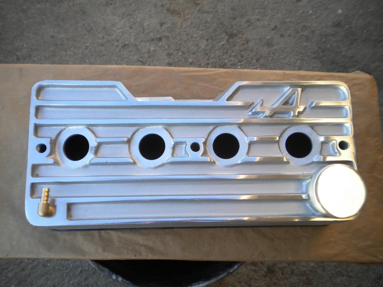 Couvre culbuteurs aluminium neuf Alpine A110 LesAnciennes.com