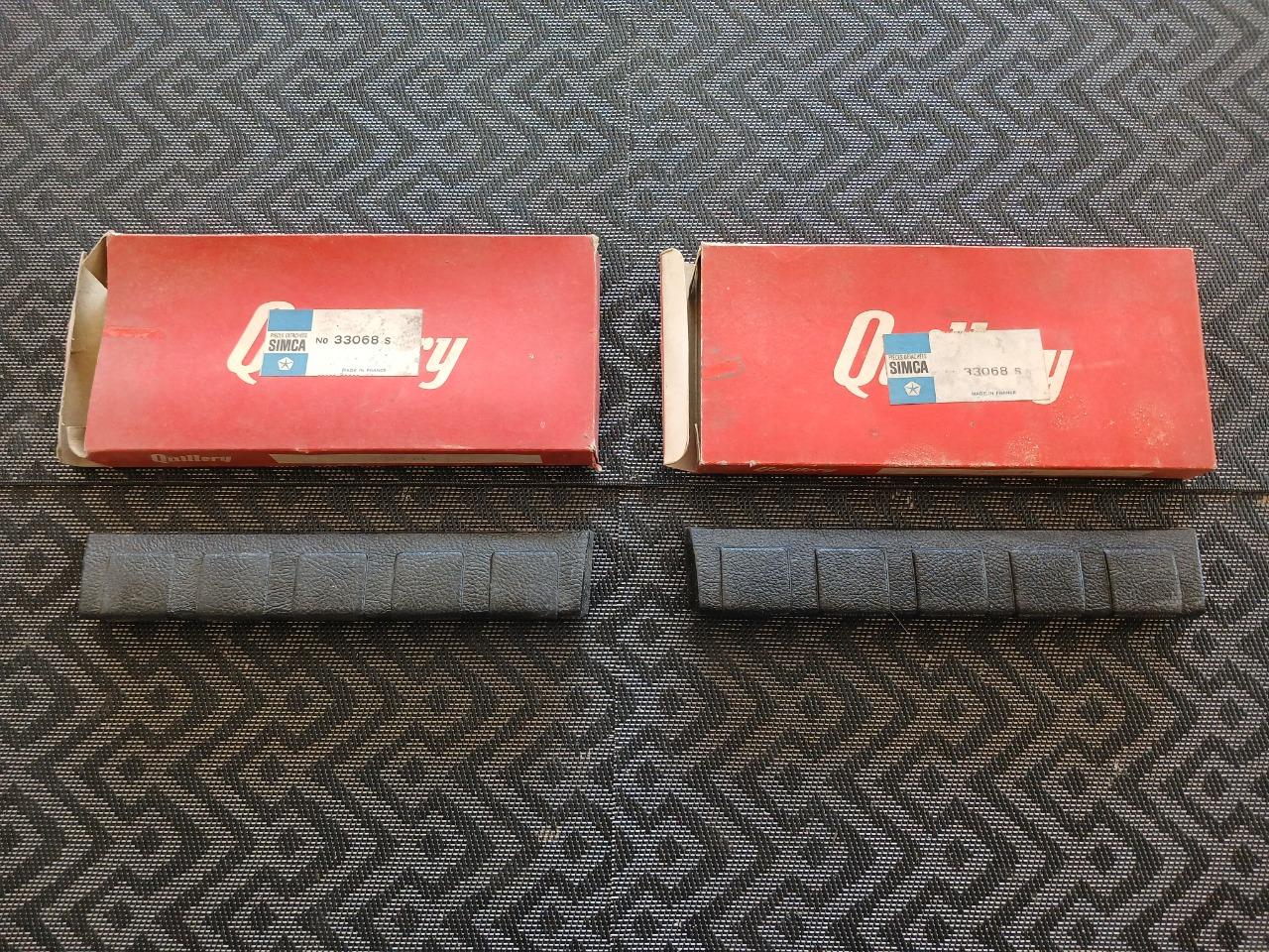 Mousses d'accoudoirs SIMCA 1100 LesAnciennes.com