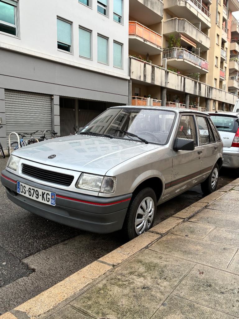 OPEL Corsa 1.2 S viva - 1991 LesAnciennes.com