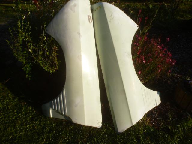 CITROEN Ami 6: 2 ailes avant (G+D ) LesAnciennes.com