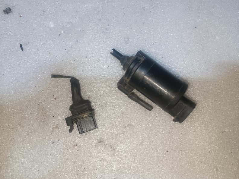 POMPE LAVE GLACE SIMCA 1100 LesAnciennes.com