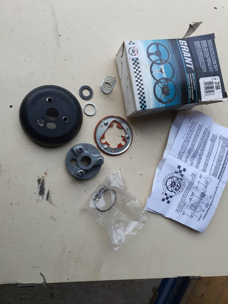 Kit volant CHEVROLET Moyeu volant grant 3196 LesAnciennes.com