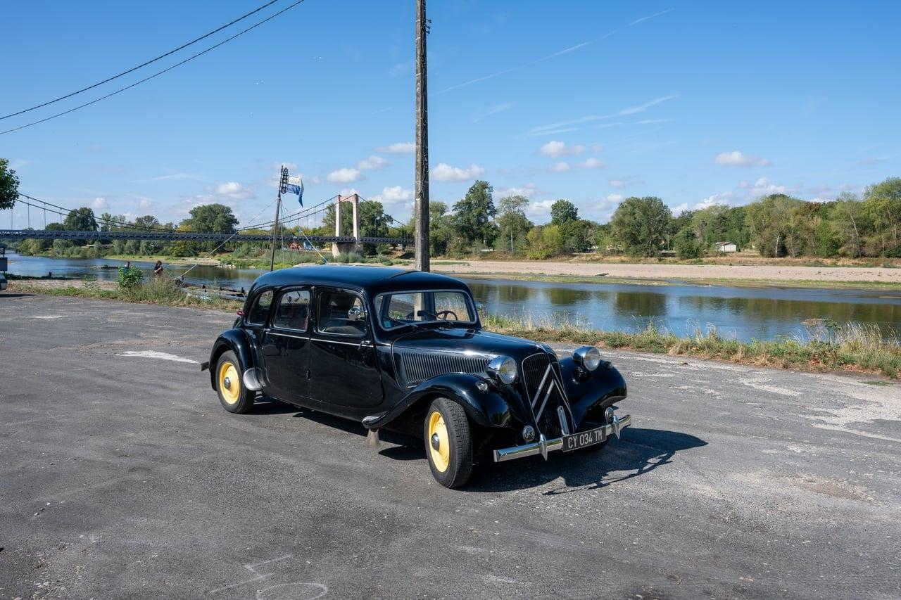 1955 Citroën Traction Commerciale LesAnciennes.com