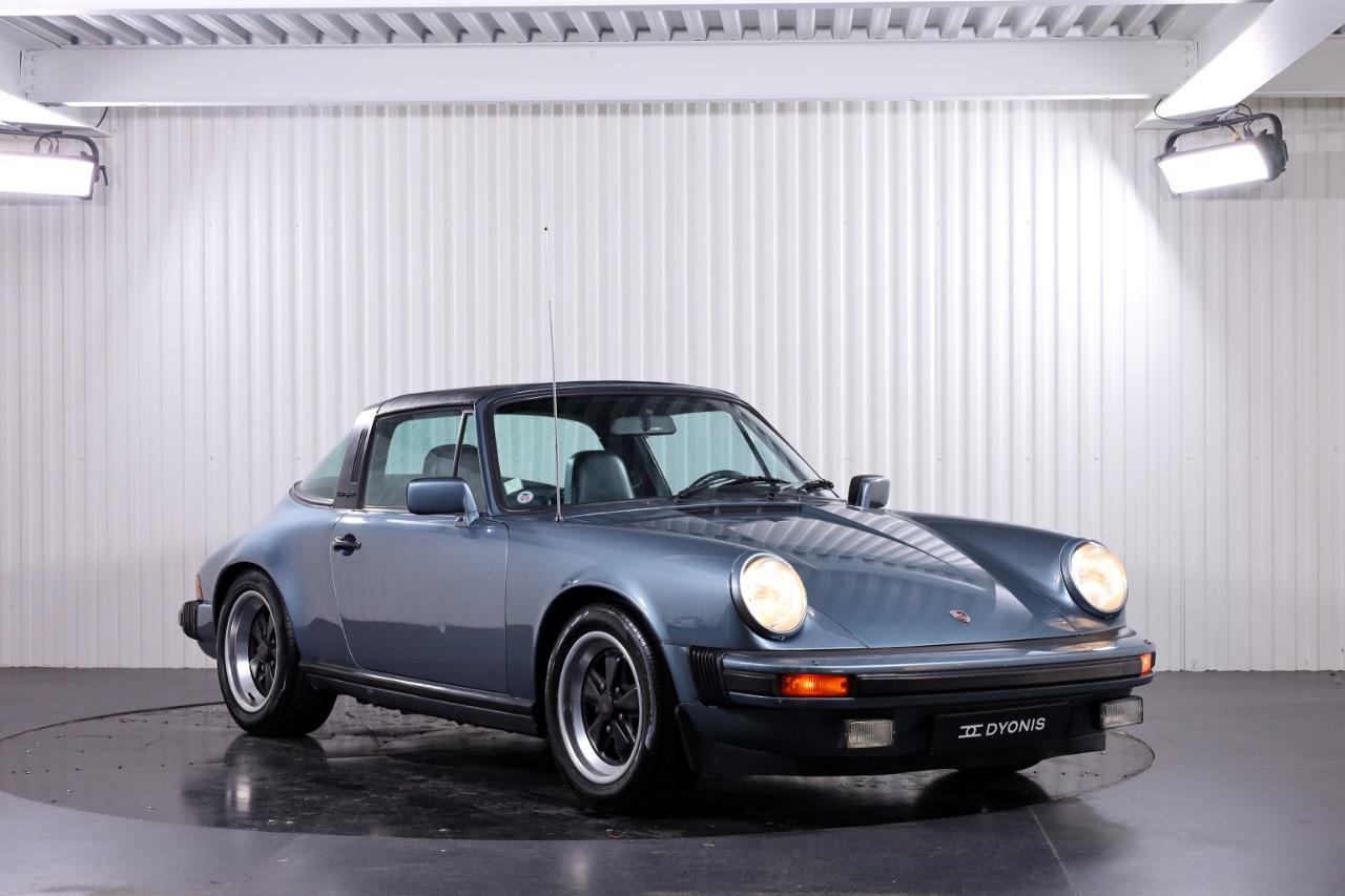 PORSCHE 911 3.0 SC Targa 204CV - 1983 LesAnciennes.com