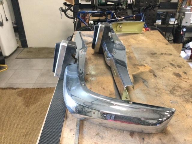 Pare choc MERCEDES 220 coupe W111 LesAnciennes.com