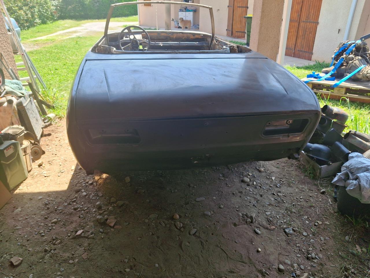 Pièces PEUGEOT 504 cabriolet : caisse sur ses roue LesAnciennes.com