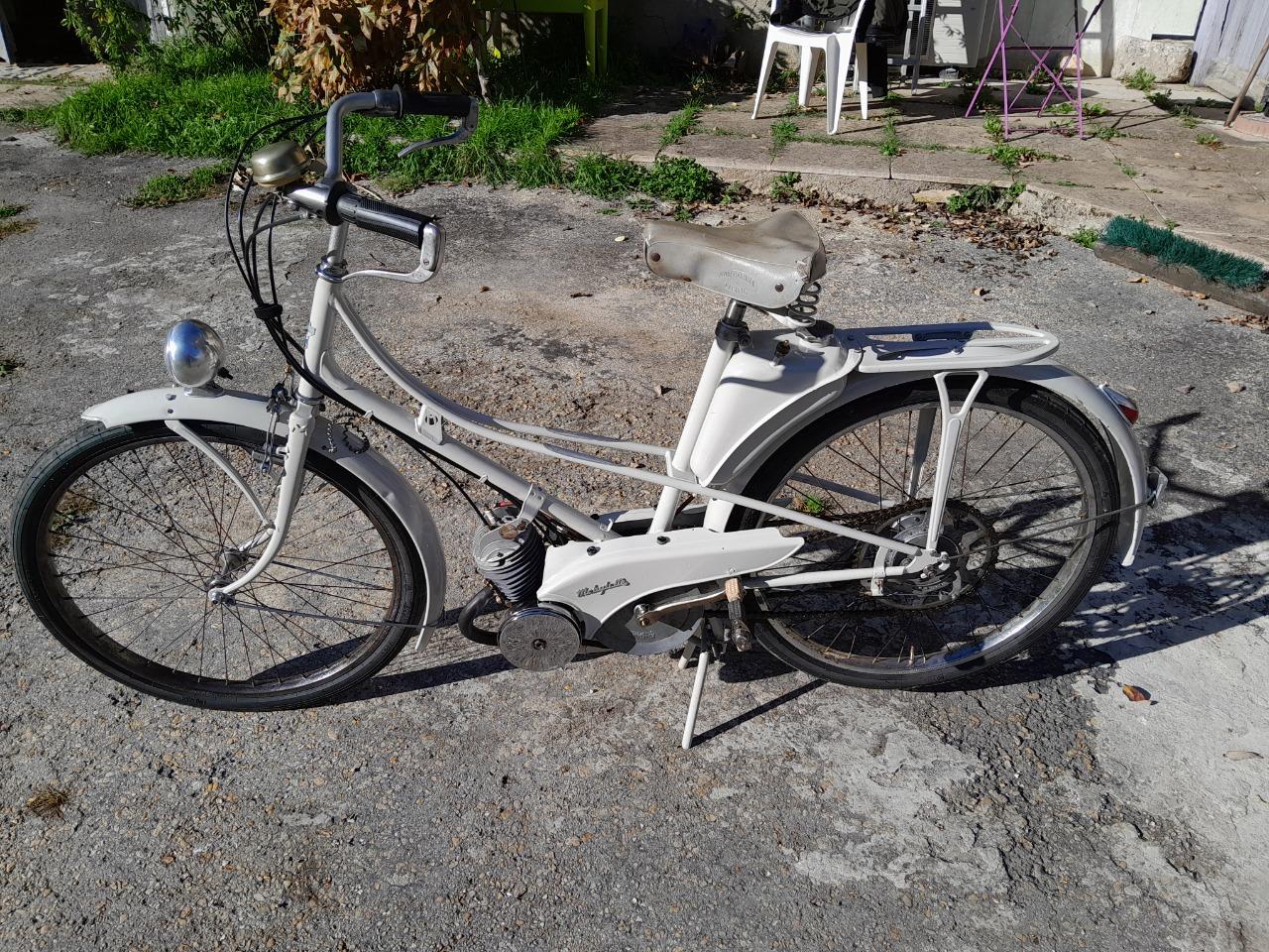 MOTOBECANE AV 33 - 1954 LesAnciennes.com