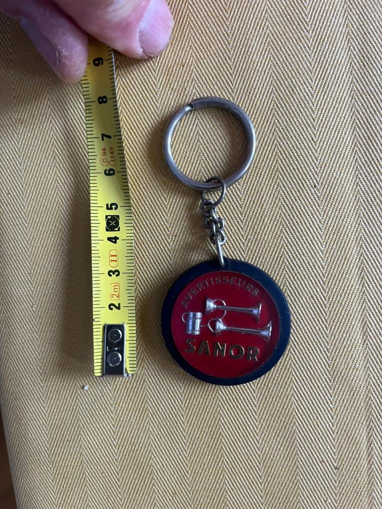 Porte clefs vintage Sanor Avertisseurs LesAnciennes.com