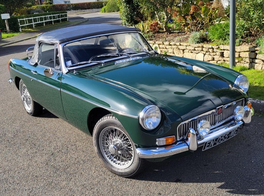 MG MGB Roadster - 1970 LesAnciennes.com