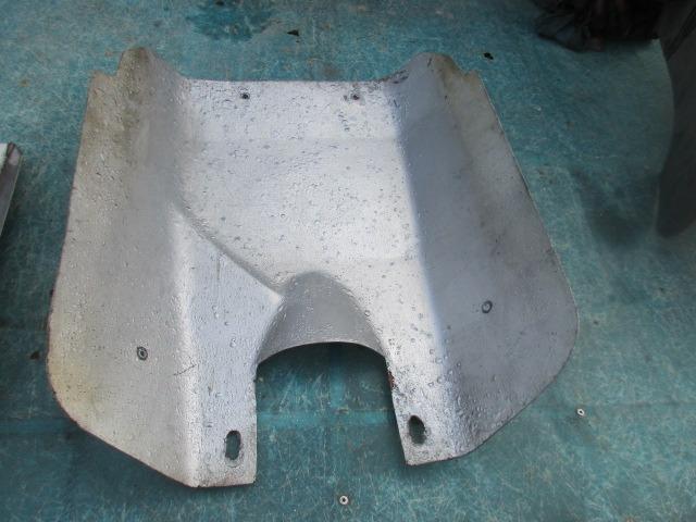 Bouclier supérieur de West gate Ferrari F40 LesAnciennes.com