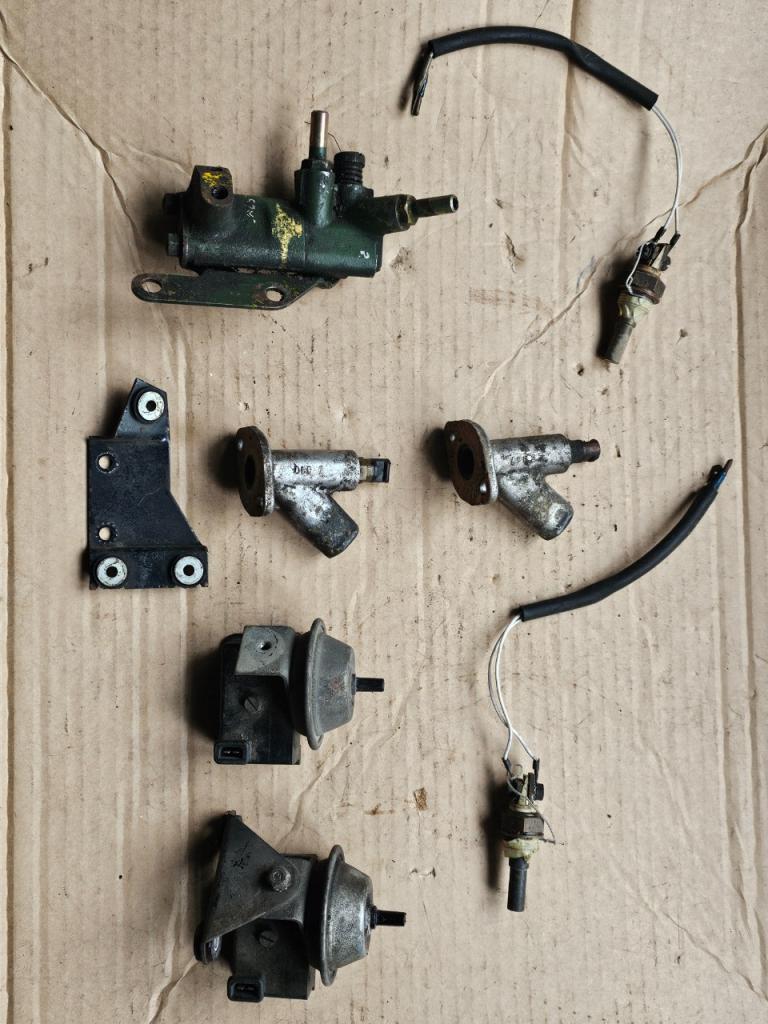 Lot de pièces CITROEN DS LesAnciennes.com