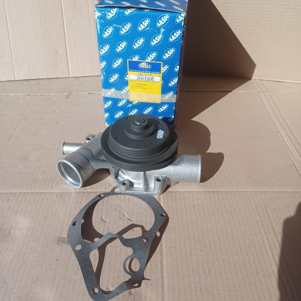 Pompe à eau Citroen C35 2.2 D 2.5 D neuve LesAnciennes.com