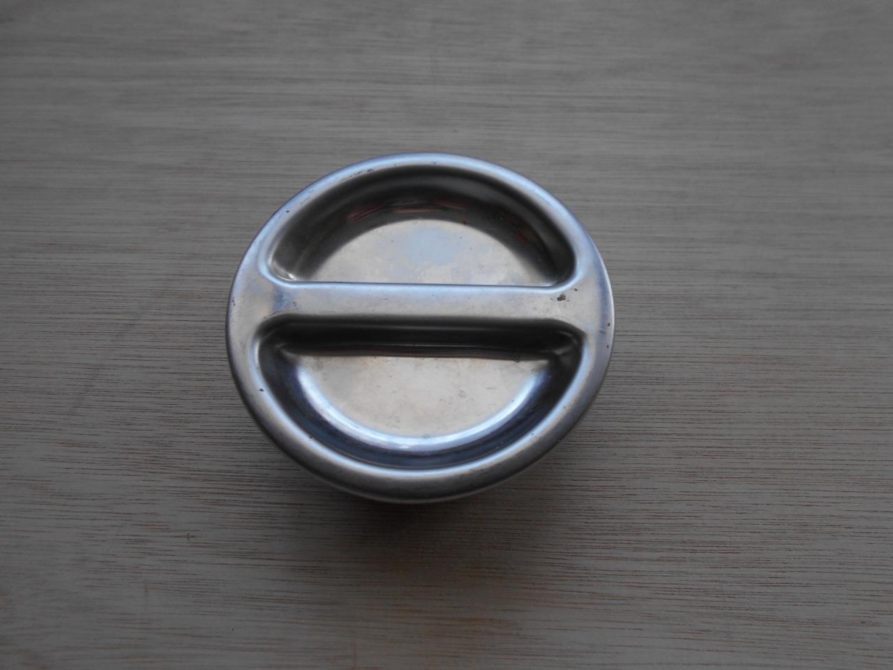 Bouchon essence CITROEN 2CV LesAnciennes.com