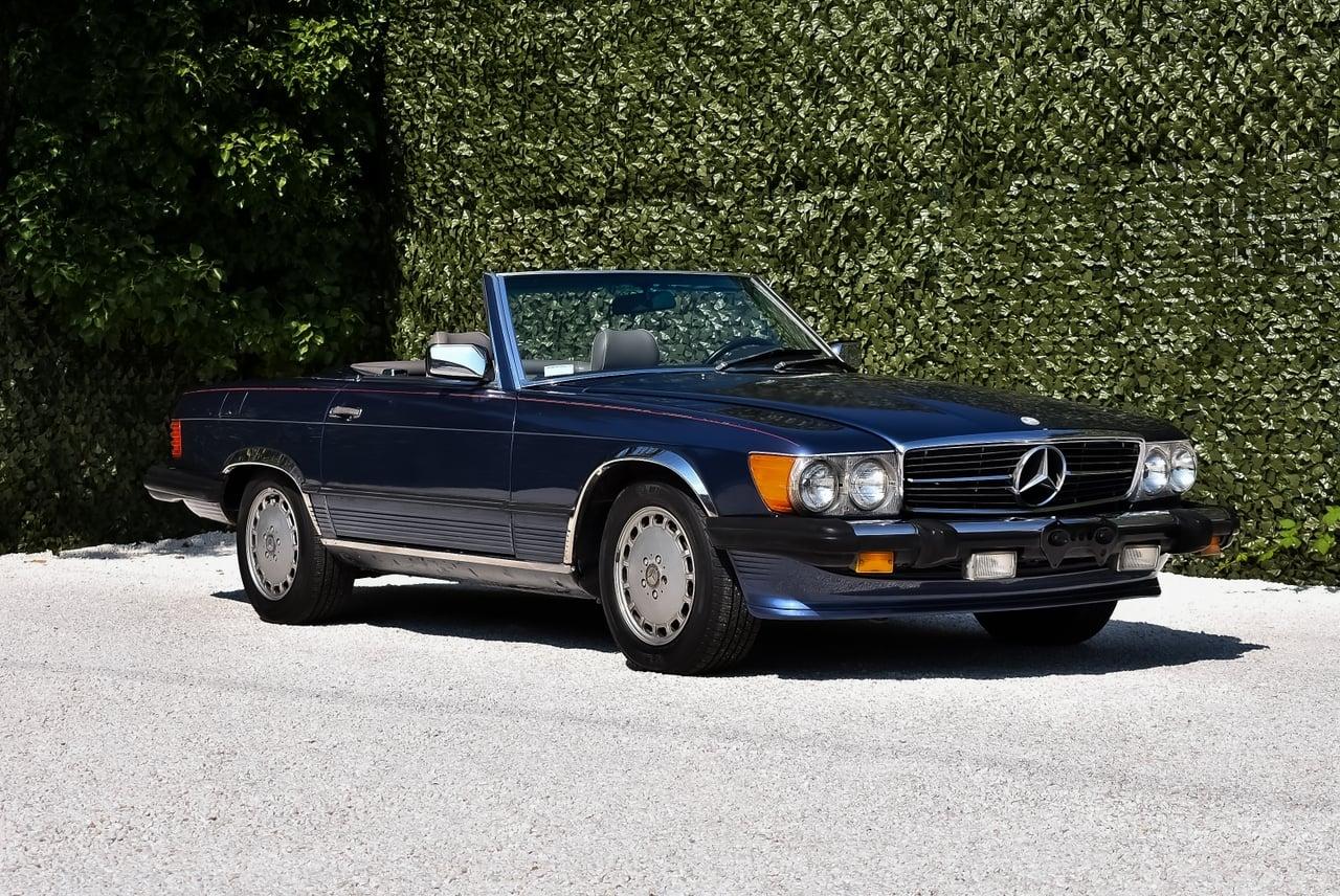 1987 Mercedes-Benz R107 560SL Convertible 5,6L V8 LesAnciennes.com