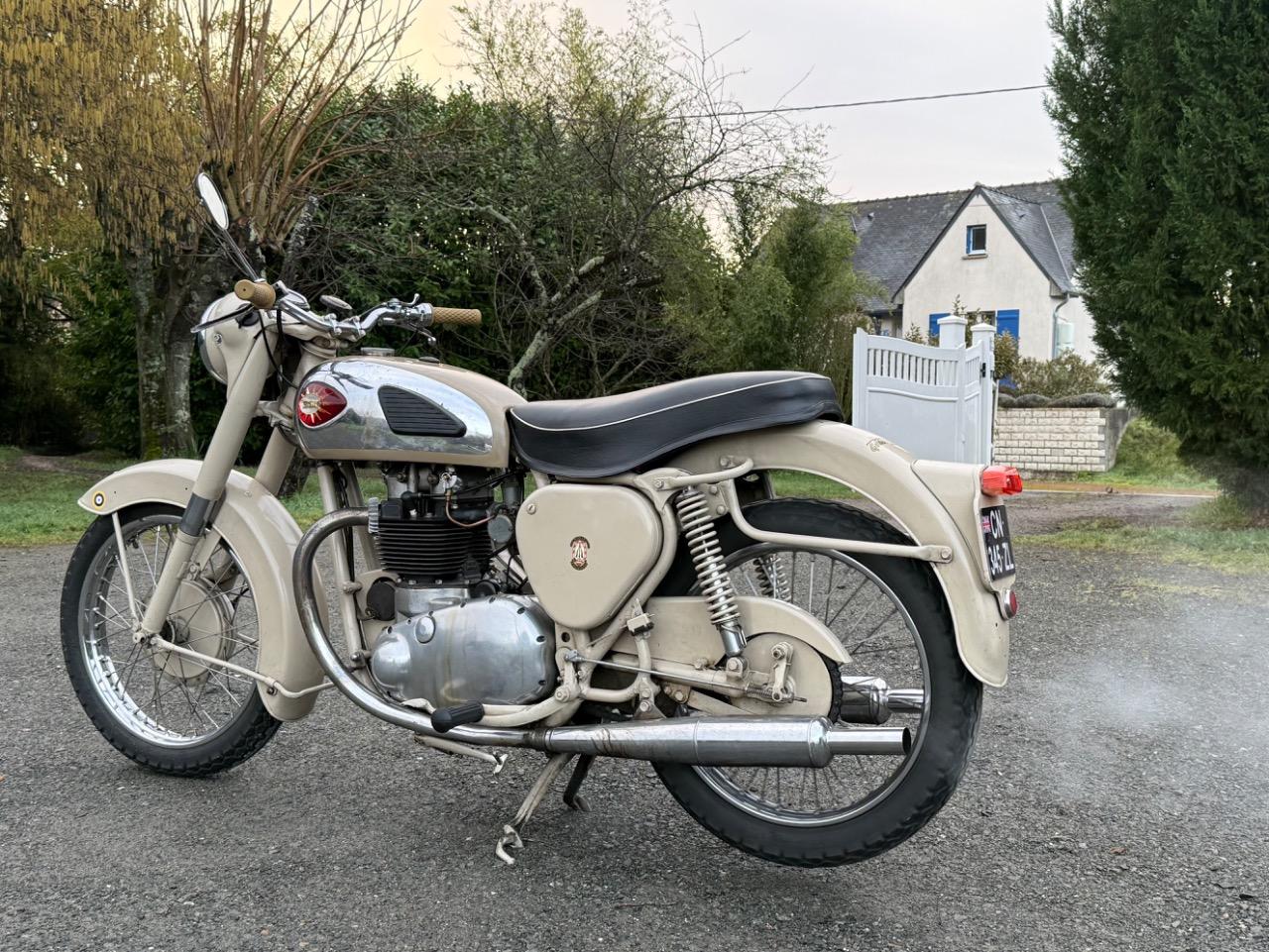 BSA Golden Flash - 1955 LesAnciennes.com