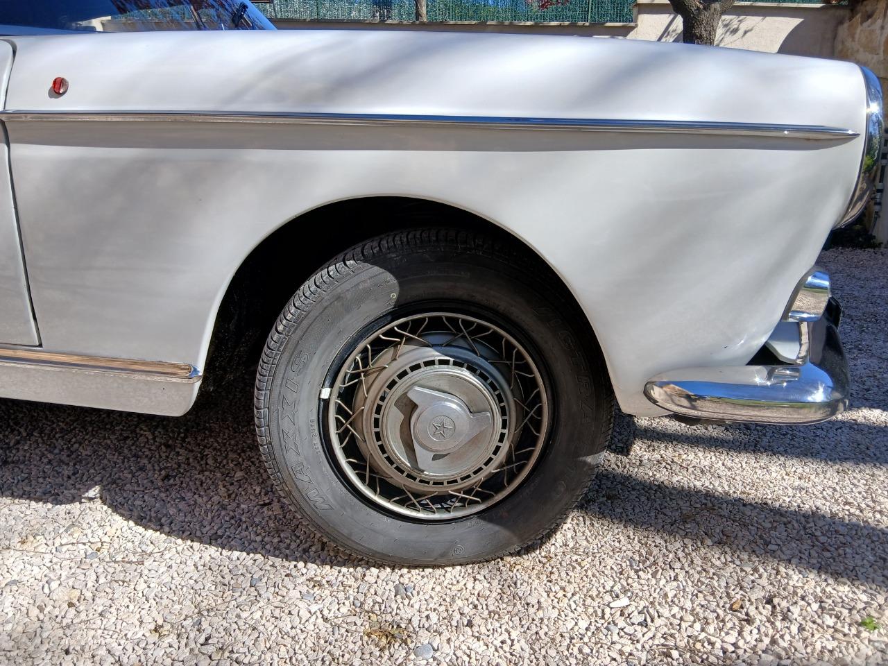 Enjoliveurs à Rayons LesAnciennes.com