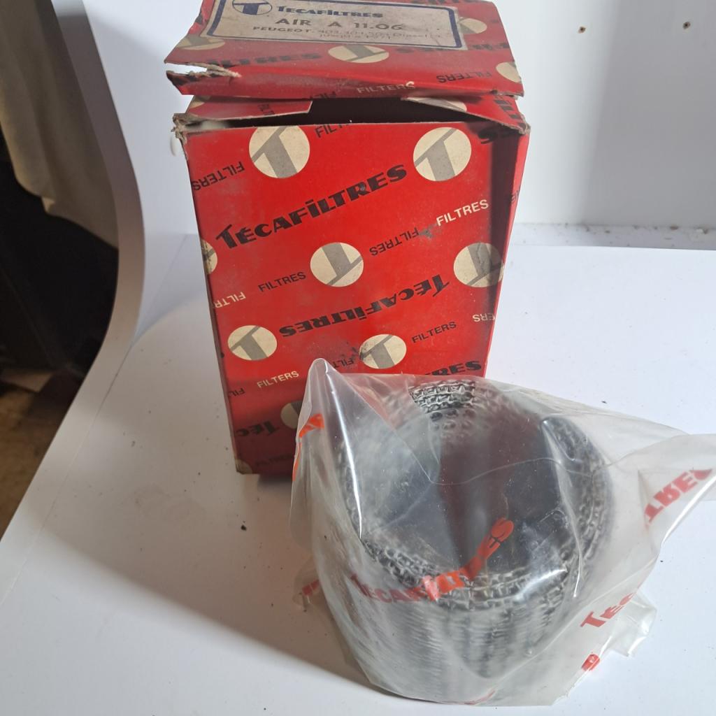 Filtre a air PEUGEOT 403 404 504 diesel neuf LesAnciennes.com