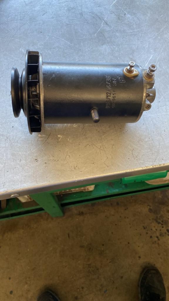 Dynamo pour Osca 1600 LesAnciennes.com