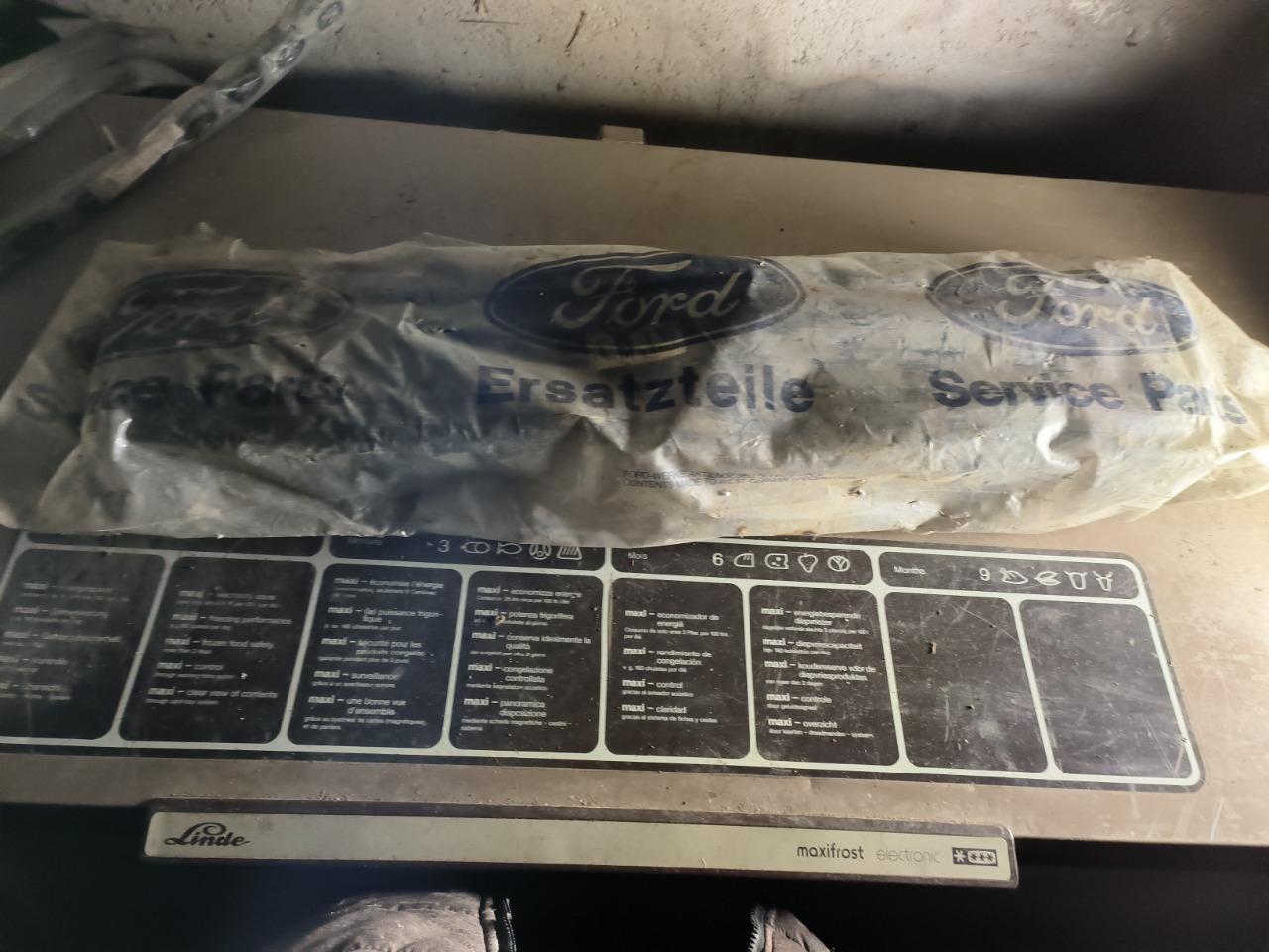 Pièces FORD Escort MK3 calandre neuve LesAnciennes.com