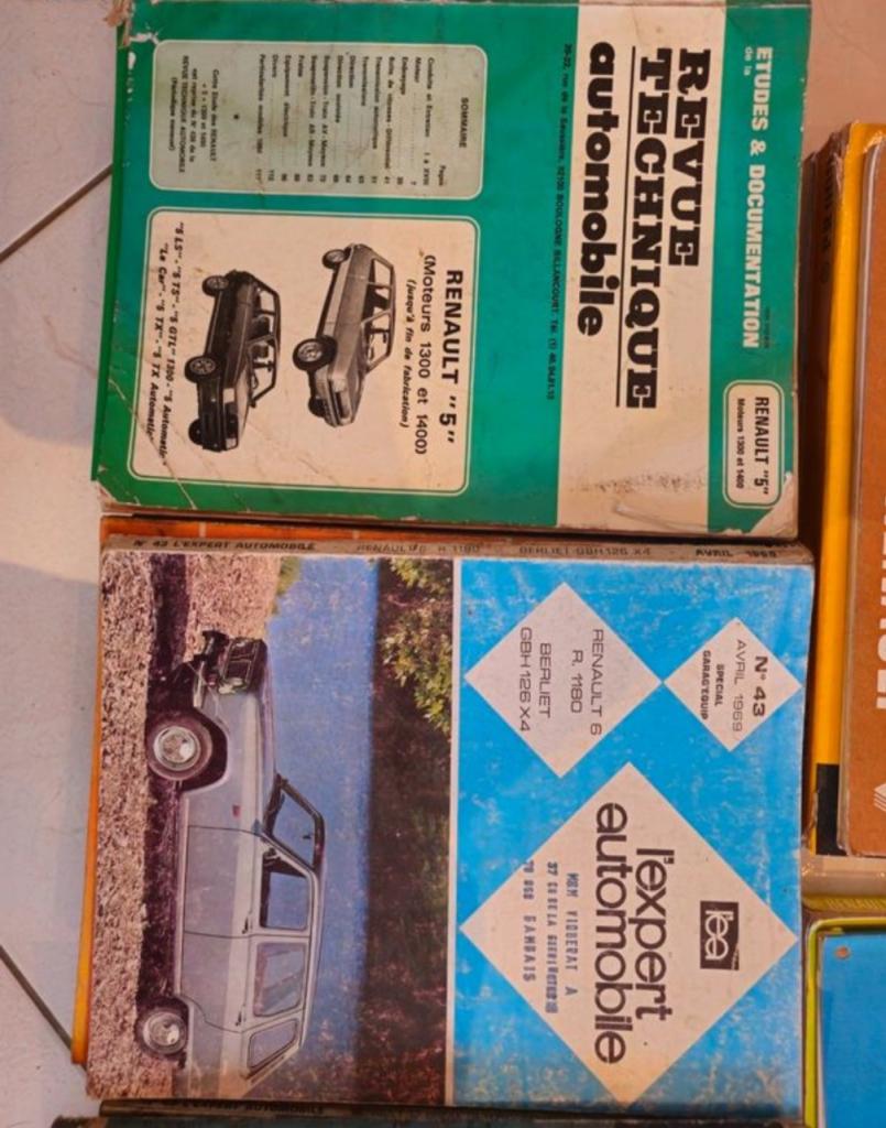Lot de revues technique Renault LesAnciennes.com