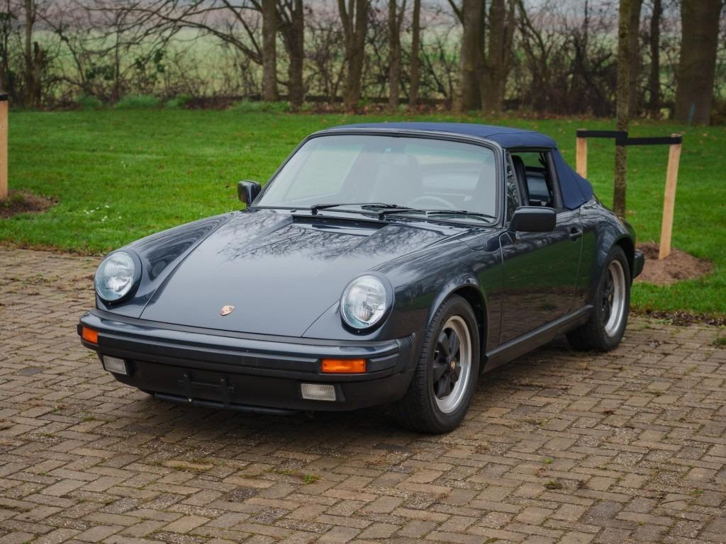PORSCHE 911 - 1988 LesAnciennes.com