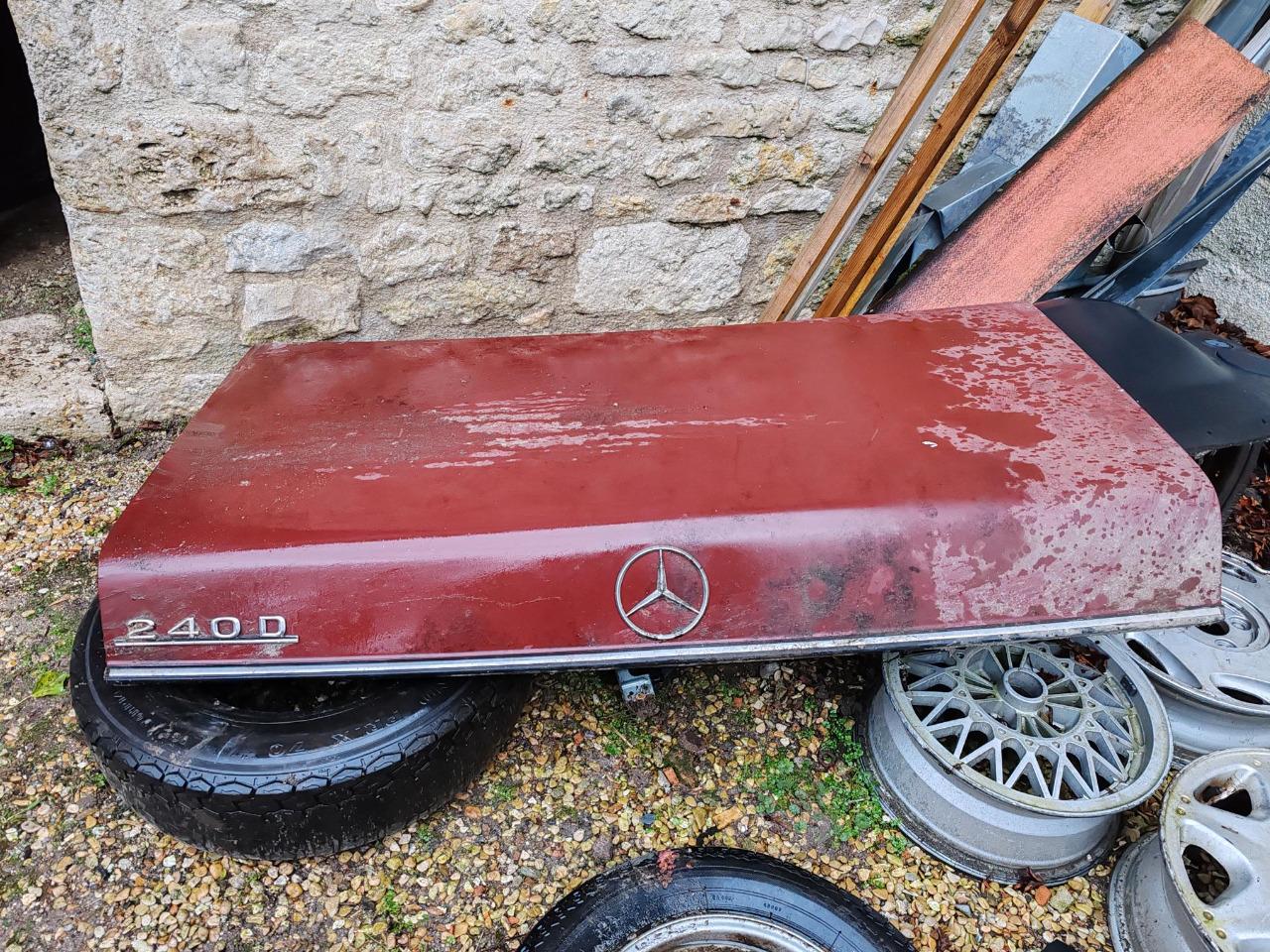 Coffre MERCEDES 240 D W123 LesAnciennes.com