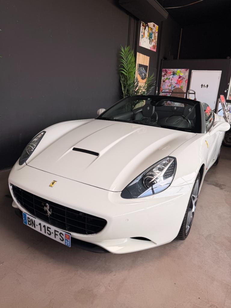FERRARI California 4.3 V8 460ch LesAnciennes.com
