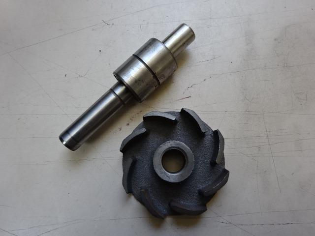 Turbine et arbre de pompe à eau pour Jaguar XJ6 LesAnciennes.com