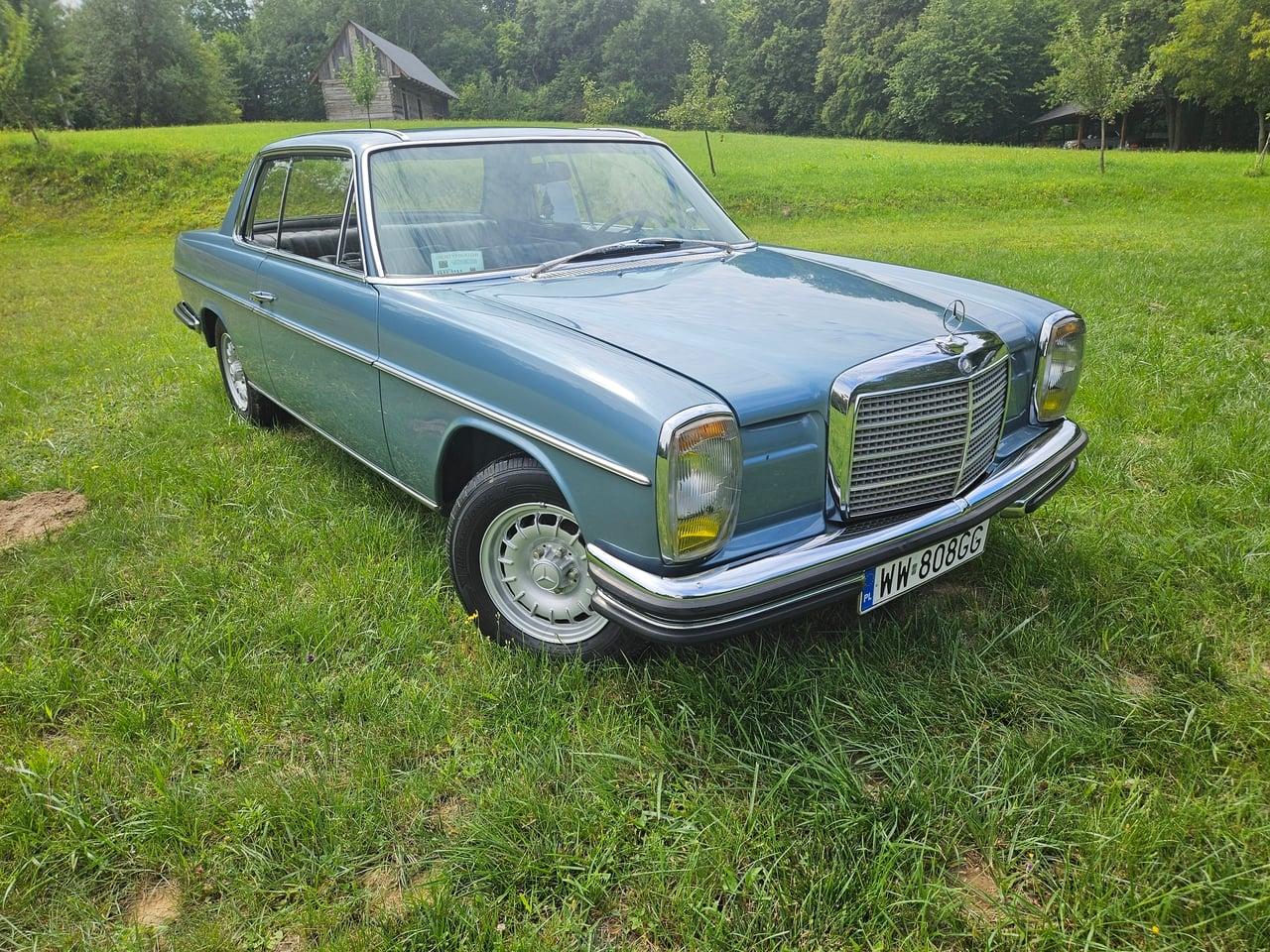 1971 Mercedes-Benz (W114) 250CE Manual LesAnciennes.com