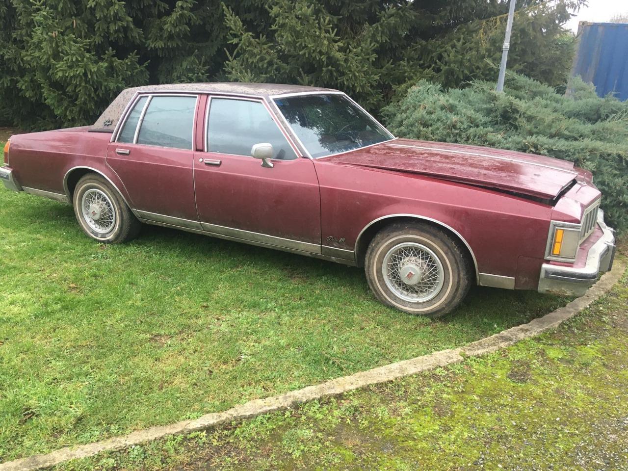 OLDSMOBILE 88 delta 88 - 1981 LesAnciennes.com