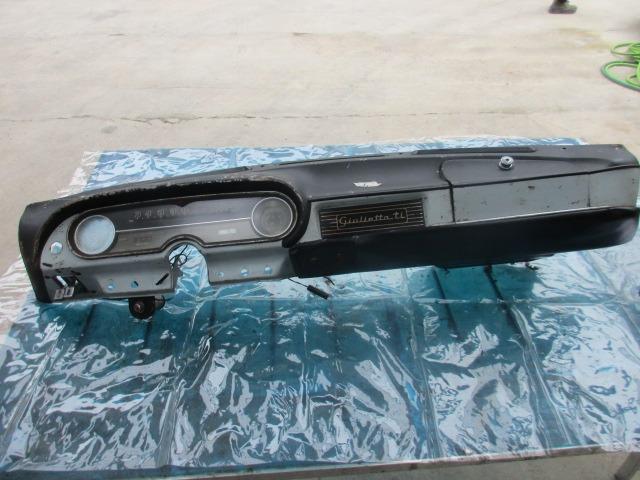 Tableau de bord pour Alfa Romeo Giulietta T.i LesAnciennes.com