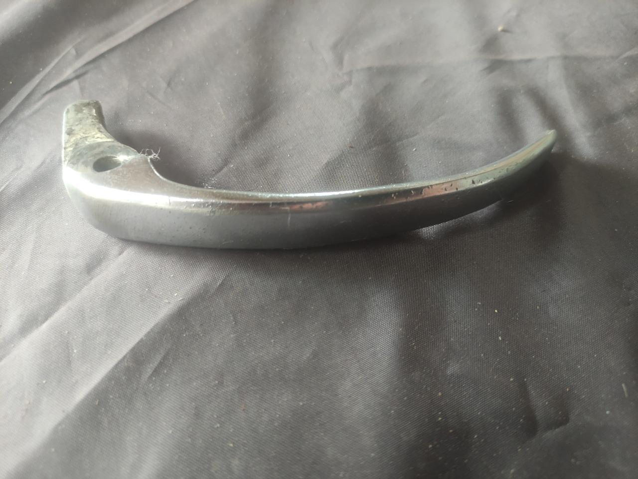 Poignée de porte RENAULT 4CV LesAnciennes.com