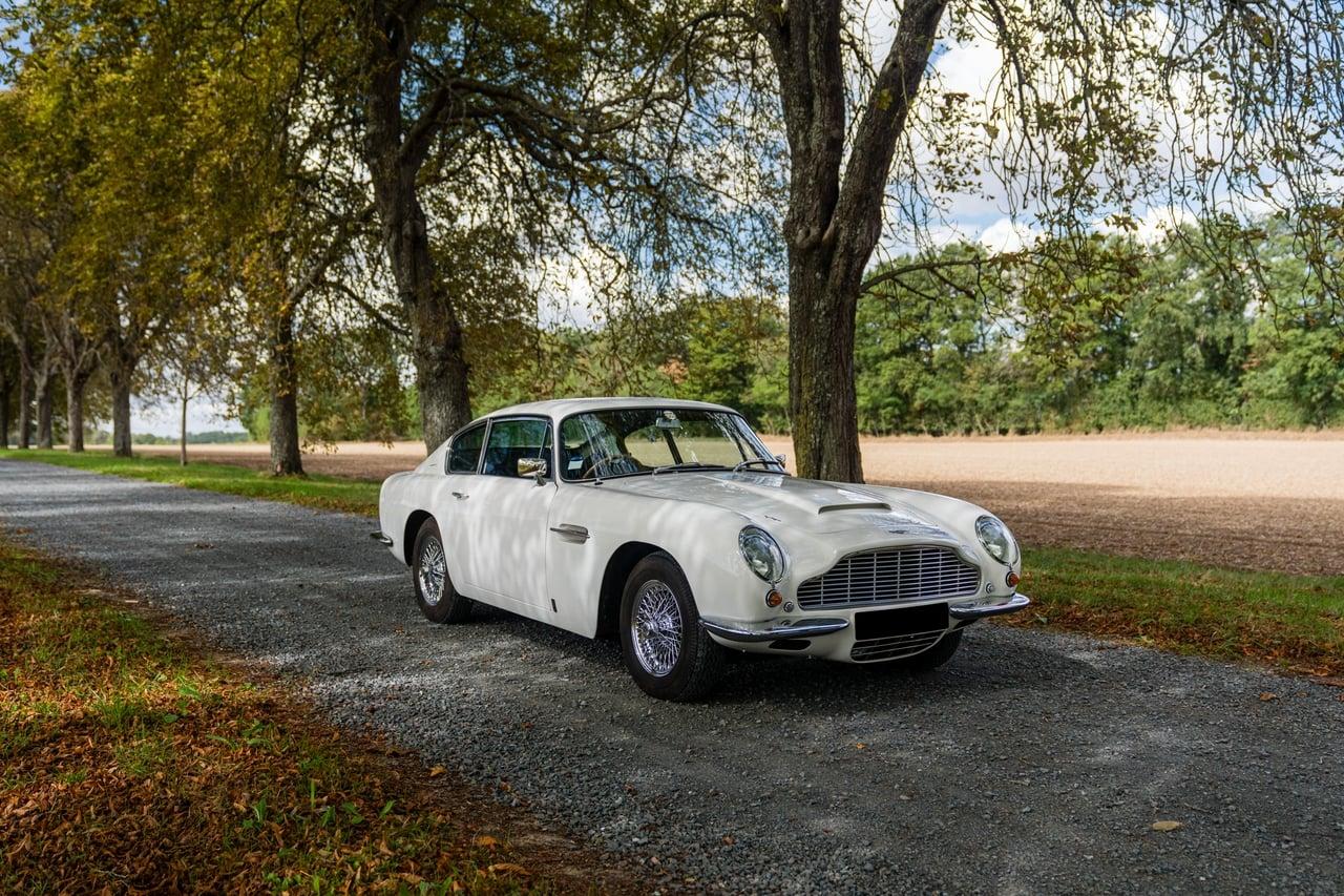 1967 Aston Martin DB6 Automatic Sports Saloon LesAnciennes.com