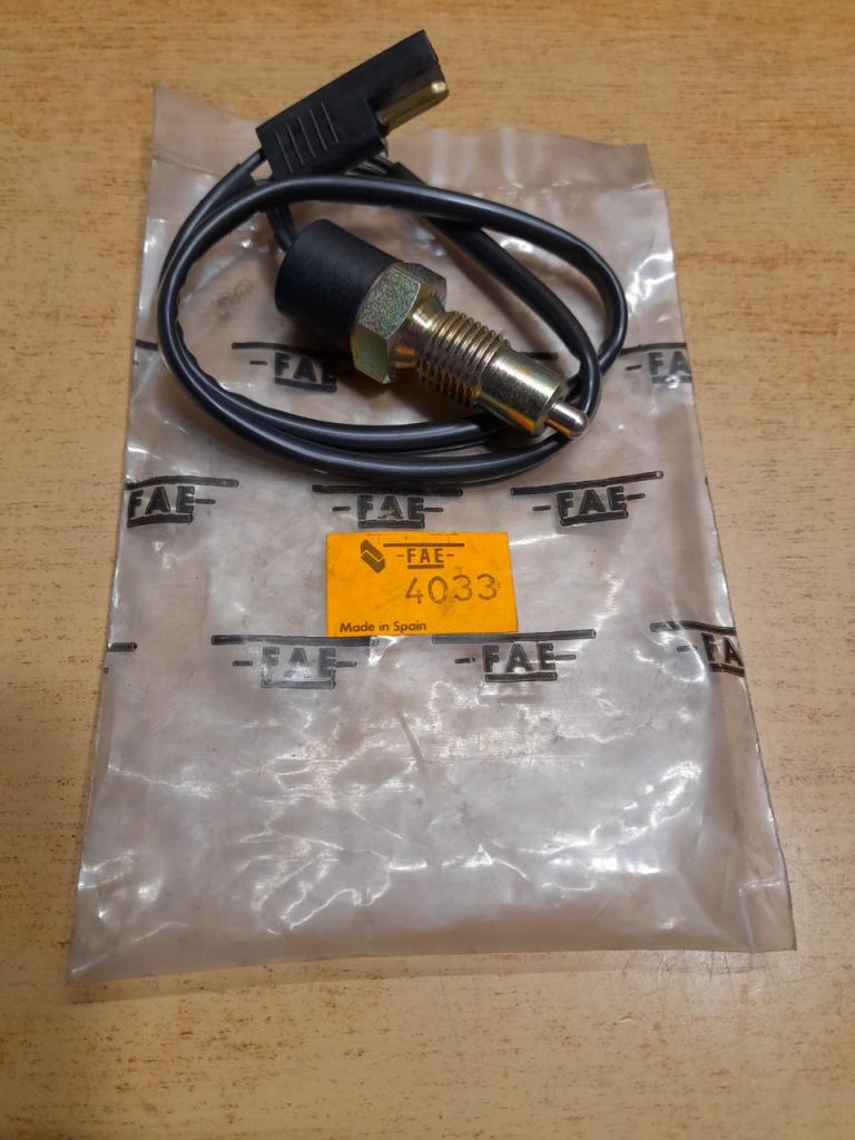 Contacteur feux de recul Fiat Ritmo X1/9 LesAnciennes.com