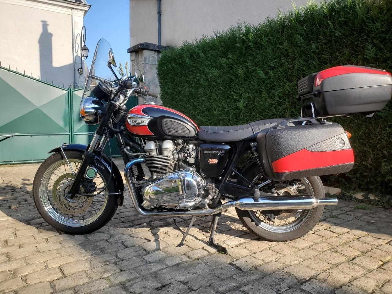 TRIUMPH Bonneville T120 T100 865 cm3 carbu - 2006 LesAnciennes.com