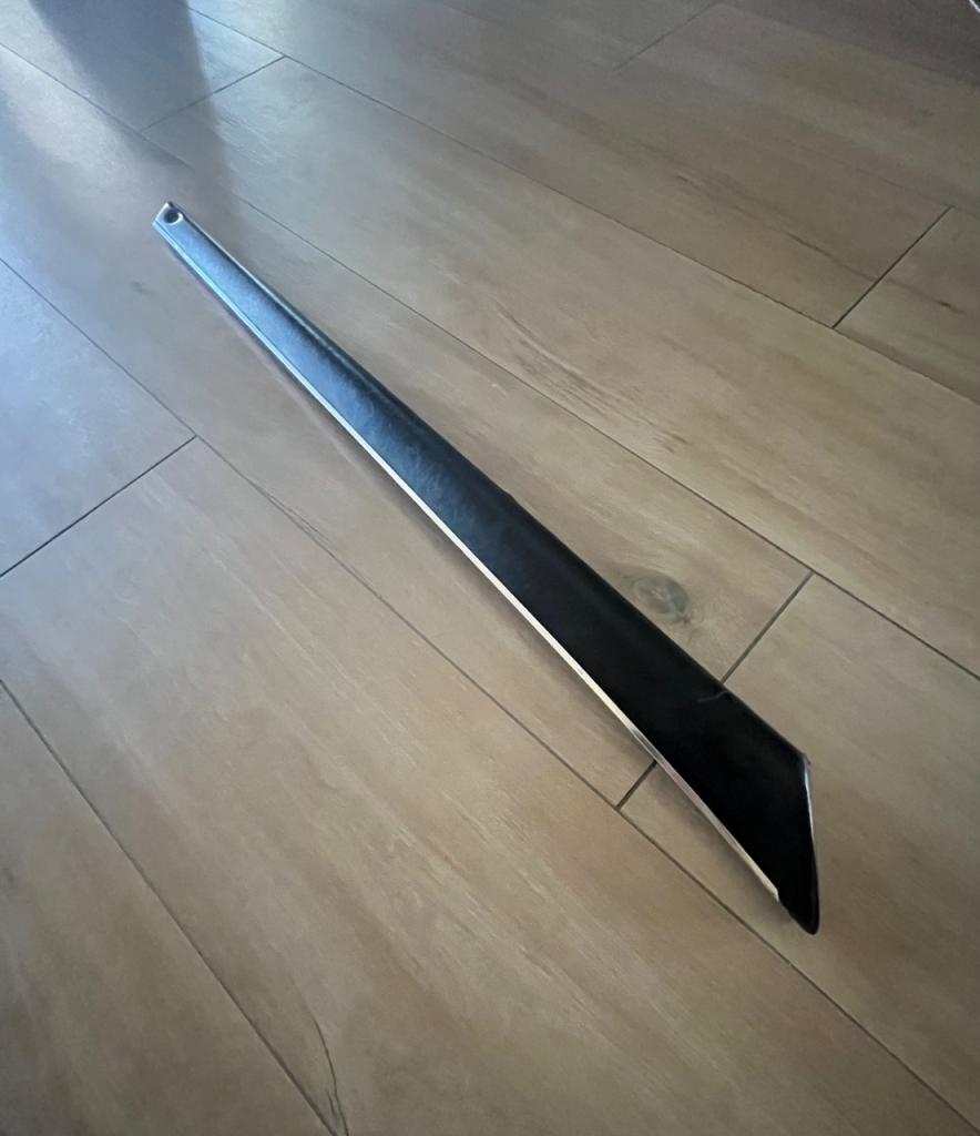 Baguette supérieure intérieur portière conducteur LesAnciennes.com