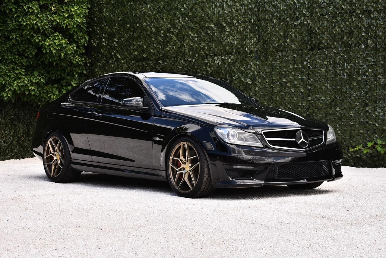 2014 Mercedes-Benz C63 AMG Coupe 6,3L V8 LesAnciennes.com