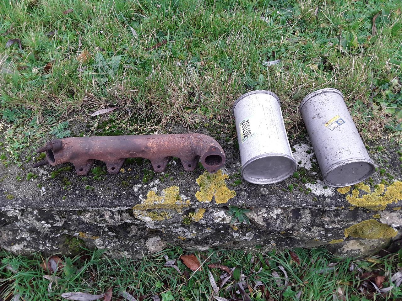 Échappement PEUGEOT 404 LesAnciennes.com