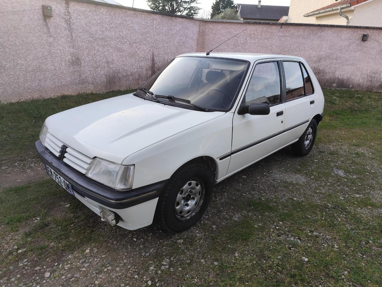 PEUGEOT 205 GT - 1993 LesAnciennes.com