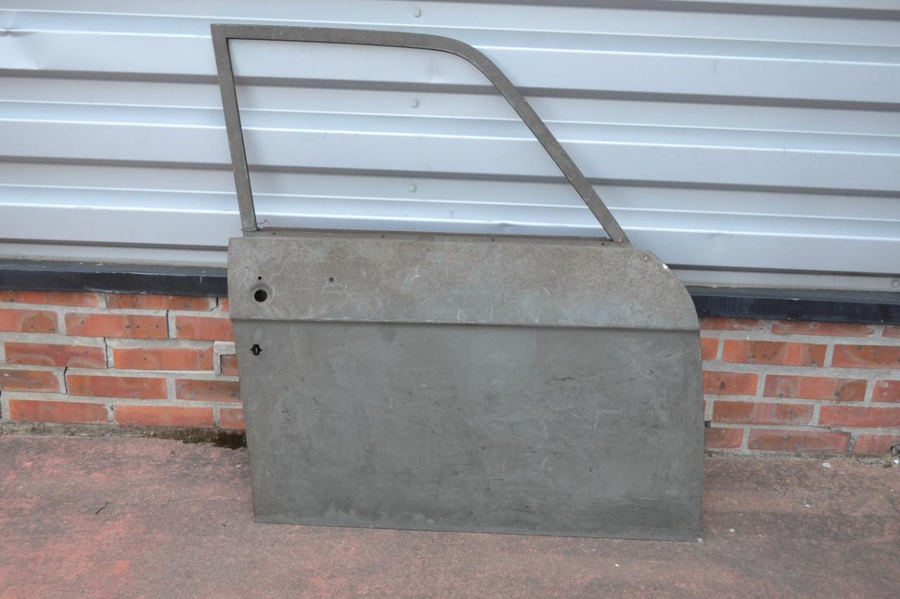 Porte AV DTE PEUGEOT 204 304, neuve LesAnciennes.com