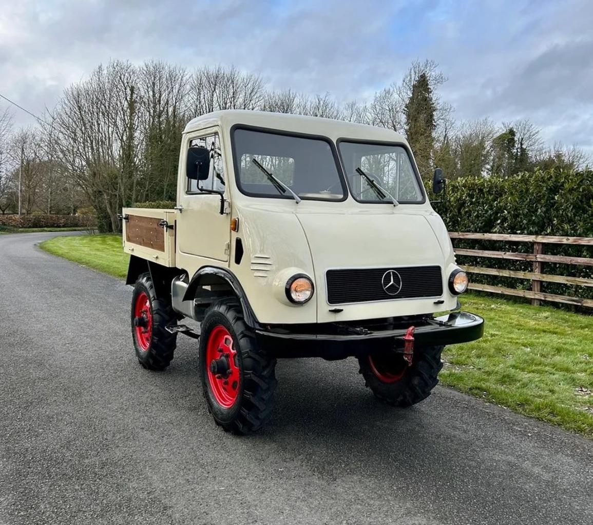 1955 Mercedes-Benz Unimog 401  ‘Froschauge’ LesAnciennes.com