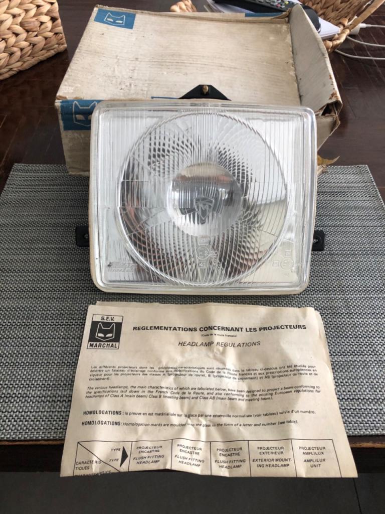 Phare PEUGEOT 104 Peugeot p4 LesAnciennes.com